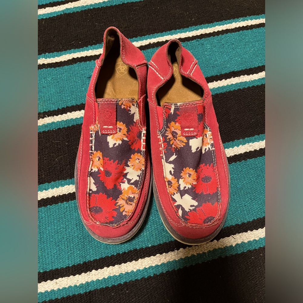 Floral Ariat cruisers
